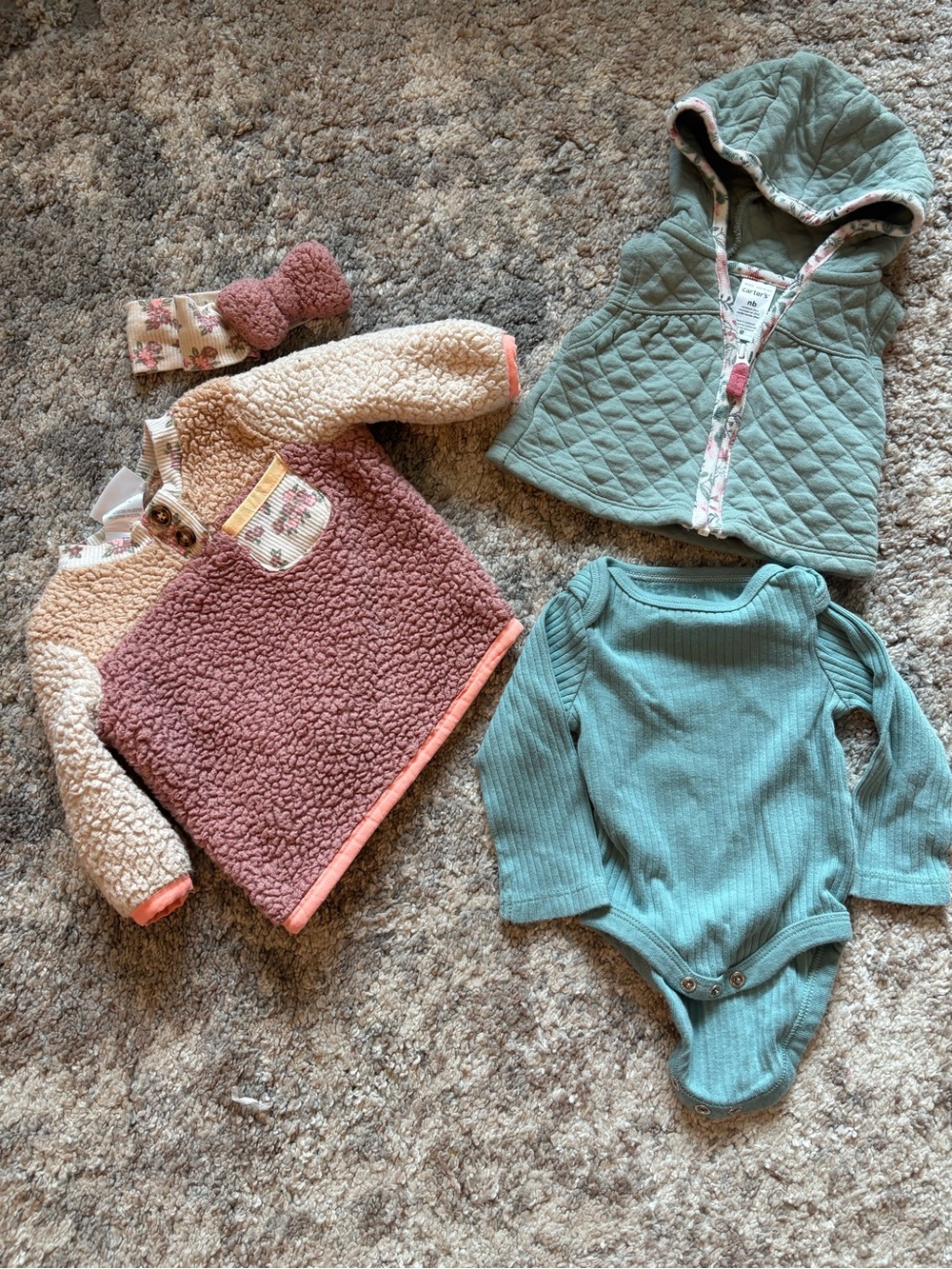 Baby Girl Clothes Lot 26 Pieces NB, 0-3, 3-6 Months - Picture 5 of 8
